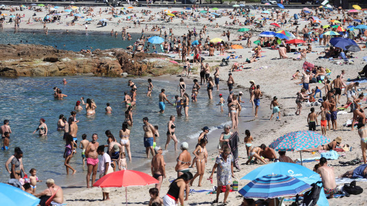Los coruñeses sufrieron durante todo este fin de semana temperaturas superiores a los 30 grados