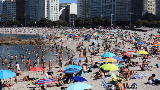 Los coruñeses sufrieron durante todo este fin de semana temperaturas superiores a los 30 grados