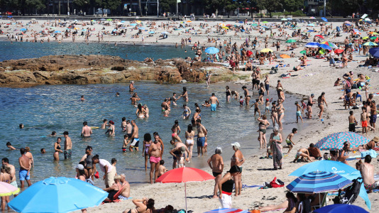 Los coruñeses sufrieron durante todo este fin de semana temperaturas superiores a los 30 grados