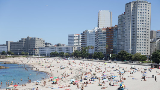 Los coruñeses sufrieron durante todo este fin de semana temperaturas superiores a los 30 grados
