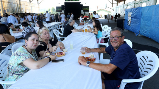 El barrio retó al calor para celebrar la fiesta de su patrón