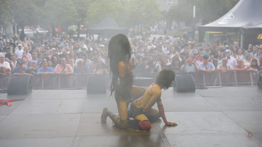 La segunda jornada festejó el ‘Atlantic Drag!’, un homenaje al talento drag local y su fuerza escénica en el que un total de once reinas del transformismo