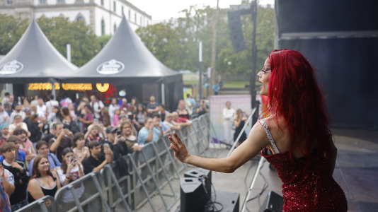 La segunda jornada festejó el ‘Atlantic Drag!’, un homenaje al talento drag local y su fuerza escénica en el que un total de once reinas del transformismo