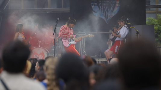 El Atlantic Pride 2026 celebró su tercera jornada en una velada con dos propuestas drag con identidad propia (Saia Santa y Electra) y de dos de las voces de la nueva escena musical gallega (Arde y Montedapena)
