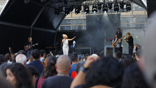 Sasha Moon, Kim Miller, Alba Reche y Terrae DJ’S despidieron este miércoles los conciertos de la plaza de Pontevedra. A partir del jueves se desplaza a los jardines de Méndez Núñez