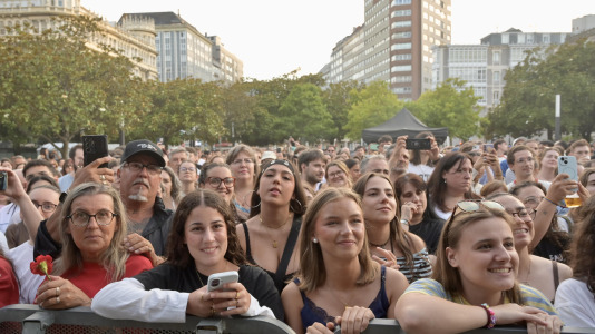 Sasha Moon, Kim Miller, Alba Reche y Terrae DJ’S despidieron este miércoles los conciertos de la plaza de Pontevedra. A partir del jueves se desplaza a los jardines de Méndez Núñez