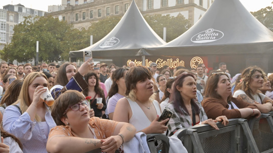 Sasha Moon, Kim Miller, Alba Reche y Terrae DJ’S despidieron este miércoles los conciertos de la plaza de Pontevedra. A partir del jueves se desplaza a los jardines de Méndez Núñez