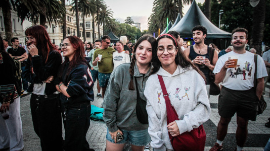 Los jardines de Méndez Núñez acogieron este viernes la actuación de Julieta una de las estrellas más esperadas