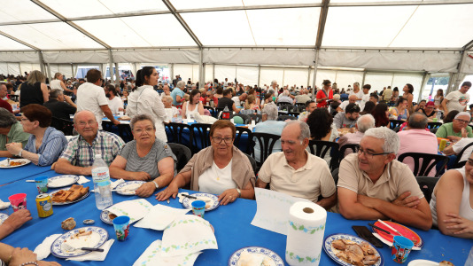 Comensales en el evento