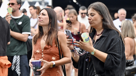 Esta nueva edición del Morriña Fest abrió su primer día con Lemot, teniendo como platos fuertes a Belén Aguilera, Juanes y Manuel Turizo