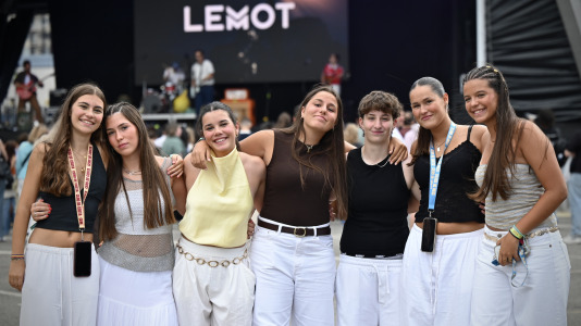 Esta nueva edición del Morriña Fest abrió su primer día con Lemot, teniendo como platos fuertes a Belén Aguilera, Juanes y Manuel Turizo