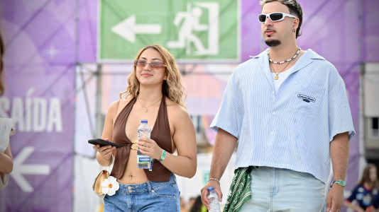 Esta nueva edición del Morriña Fest abrió su primer día con Lemot, teniendo como platos fuertes a Belén Aguilera, Juanes y Manuel Turizo