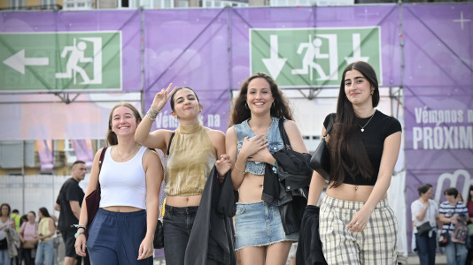 Esta nueva edición del Morriña Fest abrió su primer día con Lemot, teniendo como platos fuertes a Belén Aguilera, Juanes y Manuel Turizo