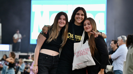 Esta nueva edición del Morriña Fest abrió su primer día con Lemot, teniendo como platos fuertes a Belén Aguilera, Juanes y Manuel Turizo