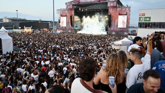Esta nueva edición del Morriña Fest abrió su primer día con Lemot, teniendo como platos fuertes a Belén Aguilera, Juanes y Manuel Turizo