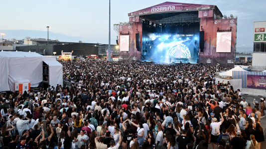 Esta nueva edición del Morriña Fest abrió su primer día con Lemot, teniendo como platos fuertes a Belén Aguilera, Juanes y Manuel Turizo