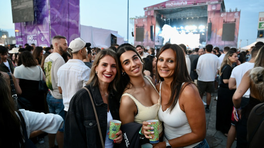 Esta nueva edición del Morriña Fest abrió su primer día con Lemot, teniendo como platos fuertes a Belén Aguilera, Juanes y Manuel Turizo