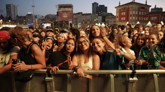 El talento gallego de 9Louro y la música de Young Miko copan el Morriña Fest en su segunda jornada