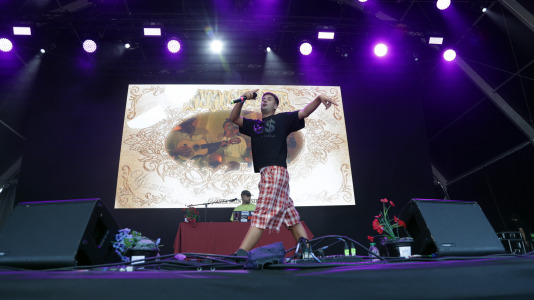 El talento gallego de 9Louro y la música de Young Miko copan el Morriña Fest en su segunda jornada