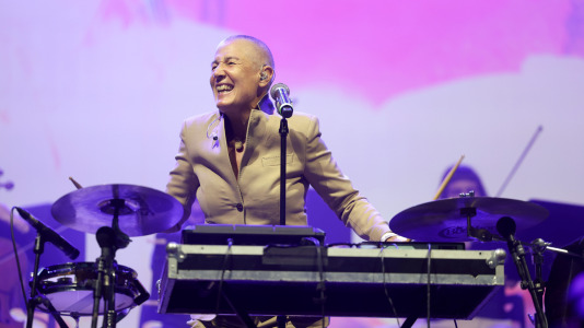 Mercedes Peón emocionó a los coruñeses en el segundo día de 'Noites de María Pita', con un recital con el folclore gallego por bandera