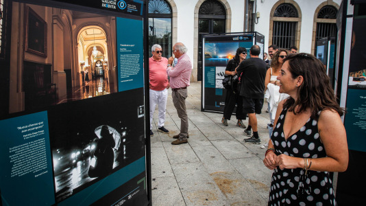 A Coruña acoge la exposición con imágenes de algunos de los fotoperiodistas más destacados de la ciudad y la comunidad, entre ellos, los de El Ideal Gallego Javier Alborés, Patricia G. Fraga, Quintana, Carlota Blanco y Germán Barreiros
