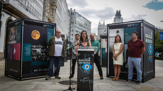 A Coruña acoge la exposición con imágenes de algunos de los fotoperiodistas más destacados de la ciudad y la comunidad, entre ellos, los de El Ideal Gallego Javier Alborés, Patricia G. Fraga, Quintana, Carlota Blanco y Germán Barreiros