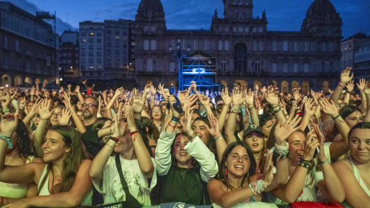 Los 40 Summer Live conquistó al público más joven en en el cuarto gran concierto de las fiestas de verano