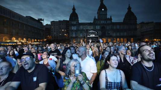 Dorian arrasa ante más de 10.000 personas en la primera jornada  del Noroeste