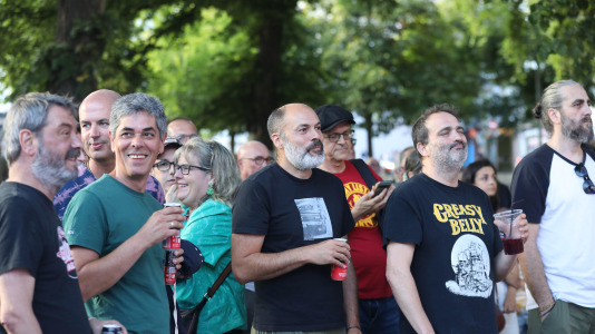 Concierto de Greasy Belly en la plaza España