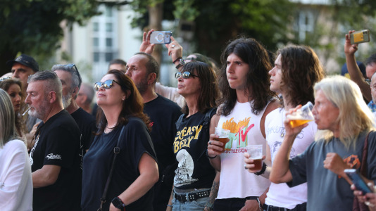 Concierto de Greasy Belly en la plaza España