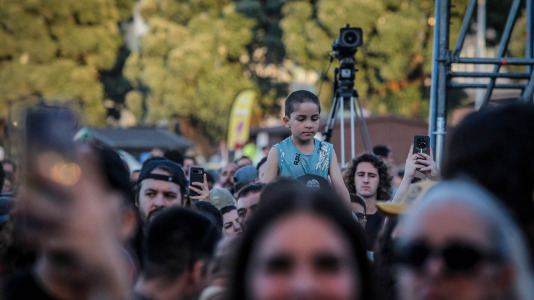 La banda gallega de rock/grunge Bala en su actuación en la playa de Riazor