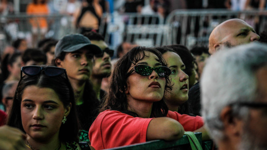 La banda gallega de rock/grunge Bala en su actuación en la playa de Riazor