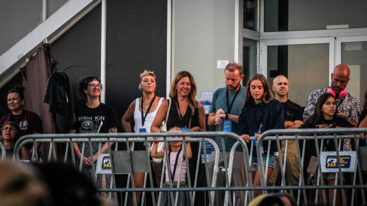 La banda gallega de rock/grunge Bala en su actuación en la playa de Riazor