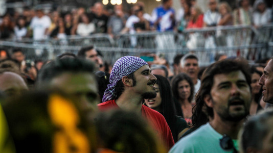 La banda gallega de rock/grunge Bala en su actuación en la playa de Riazor