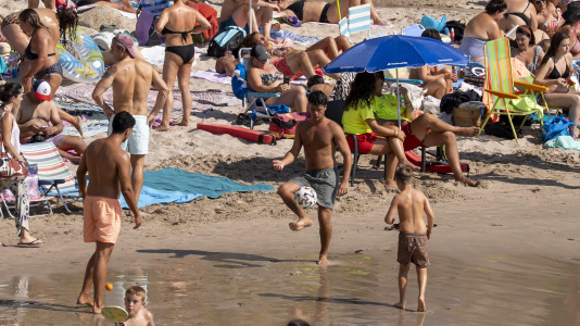 Así se disfrutan las playas de A Coruña en la espera del eclips