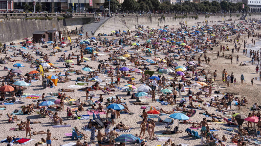 Así se disfrutan las playas de A Coruña en la espera del eclips