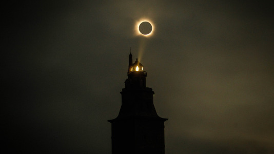 El eclipse en la Torre de Hércules