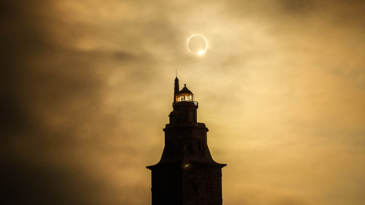 El eclipse en la Torre de Hércules