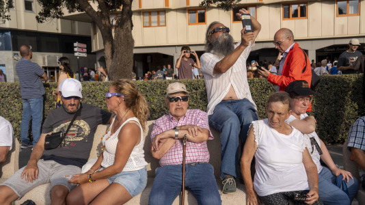 Momentos antes del eclipse total en la zona del Paseo Marítimo