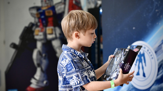 Bandai estrena en A Coruña The Gundam Base Rolling Pop-Up Tour, una experiencia itinerante que lleva el universo Gundam y Gunpla a distintas ciudades y grandes eventos de cultura pop de España. Su primera parada es en el marco de Viñetas desde o Atlántico, donde los fans pueden descubrir de cerca una experiencia inspirada en las tiendas oficiales Gundam Base.