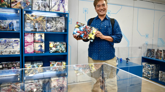 Bandai estrena en A Coruña The Gundam Base Rolling Pop-Up Tour, una experiencia itinerante que lleva el universo Gundam y Gunpla a distintas ciudades y grandes eventos de cultura pop de España. Su primera parada es en el marco de Viñetas desde o Atlántico, donde los fans pueden descubrir de cerca una experiencia inspirada en las tiendas oficiales Gundam Base.