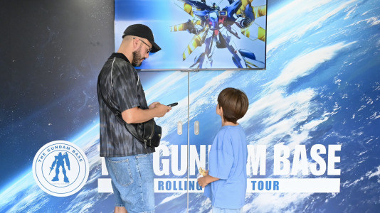 Bandai estrena en A Coruña The Gundam Base Rolling Pop-Up Tour, una experiencia itinerante que lleva el universo Gundam y Gunpla a distintas ciudades y grandes eventos de cultura pop de España. Su primera parada es en el marco de Viñetas desde o Atlántico, donde los fans pueden descubrir de cerca una experiencia inspirada en las tiendas oficiales Gundam Base.
