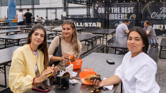 Hasta 17 hamburgueserías del país compiten por ser la mejor valorada por los asistentes en esta nueva edición, que estará en A Coruña hasta el domingo 23 de agosto