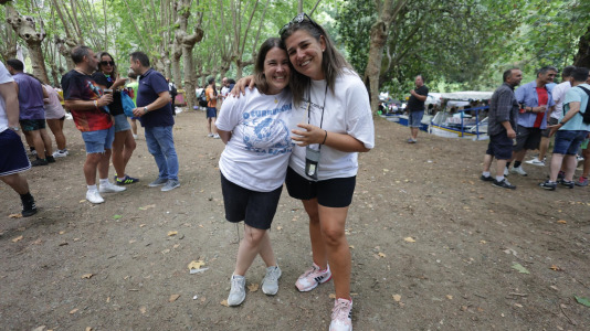 La segunda y última jira a Os Caneiros, una jornada donde los chapuzones y el ‘baño’ en vino volvieron a ser protagonistas