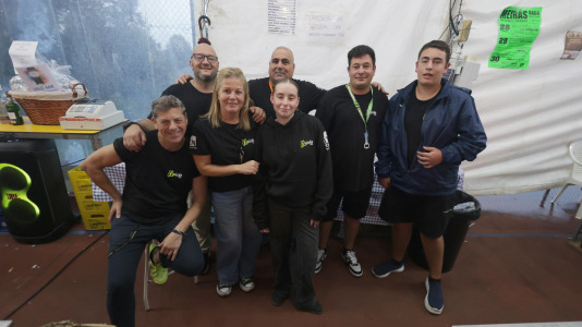 Los vecinos de Meirás celebraron las fiestas de O Santísimo con una gran churrascada