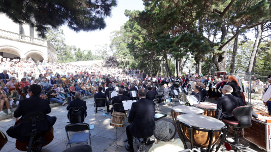 En su última jornada, la Romería de Santa Margarita presenta el concierto de la Banda Municipal de Música de A Coruña desde la Explanada Casa de las Ciencias, así como las actuaciones de Pansenfron, Son Galaico, Dervish, Herbamora y Mondra