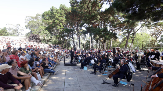 En su última jornada, la Romería de Santa Margarita presenta el concierto de la Banda Municipal de Música de A Coruña desde la Explanada Casa de las Ciencias, así como las actuaciones de Pansenfron, Son Galaico, Dervish, Herbamora y Mondra