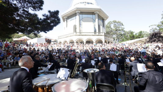 En su última jornada, la Romería de Santa Margarita presenta el concierto de la Banda Municipal de Música de A Coruña desde la Explanada Casa de las Ciencias, así como las actuaciones de Pansenfron, Son Galaico, Dervish, Herbamora y Mondra