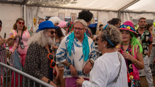 Los vecinos de Novo Mesoiro celebraron su fiesta hortera: Remember Music