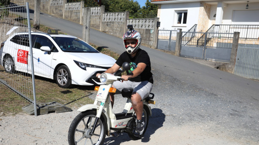 Cambre celebra su pasión por el motor con una exhibición de vehículos clásicos